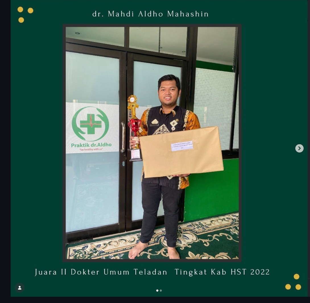 Penghargaan dr. Mahdi Aldha Mahashin sebagai Juara II Dokter Umum Teladan Kabupaten Hulu Sungai Tengah 2022